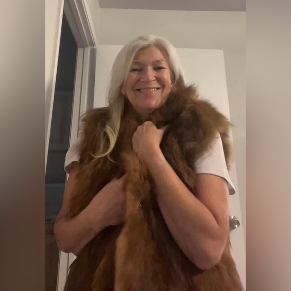 Adrienne Landau Fox Fur Appliqué embellished Vest - Picture 5 of 6